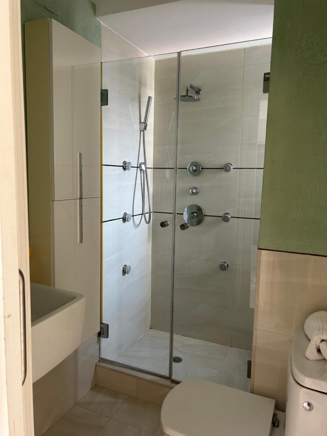 Atico Triana Con Piscina Privada Apartment เซบีญา ภายนอก รูปภาพ